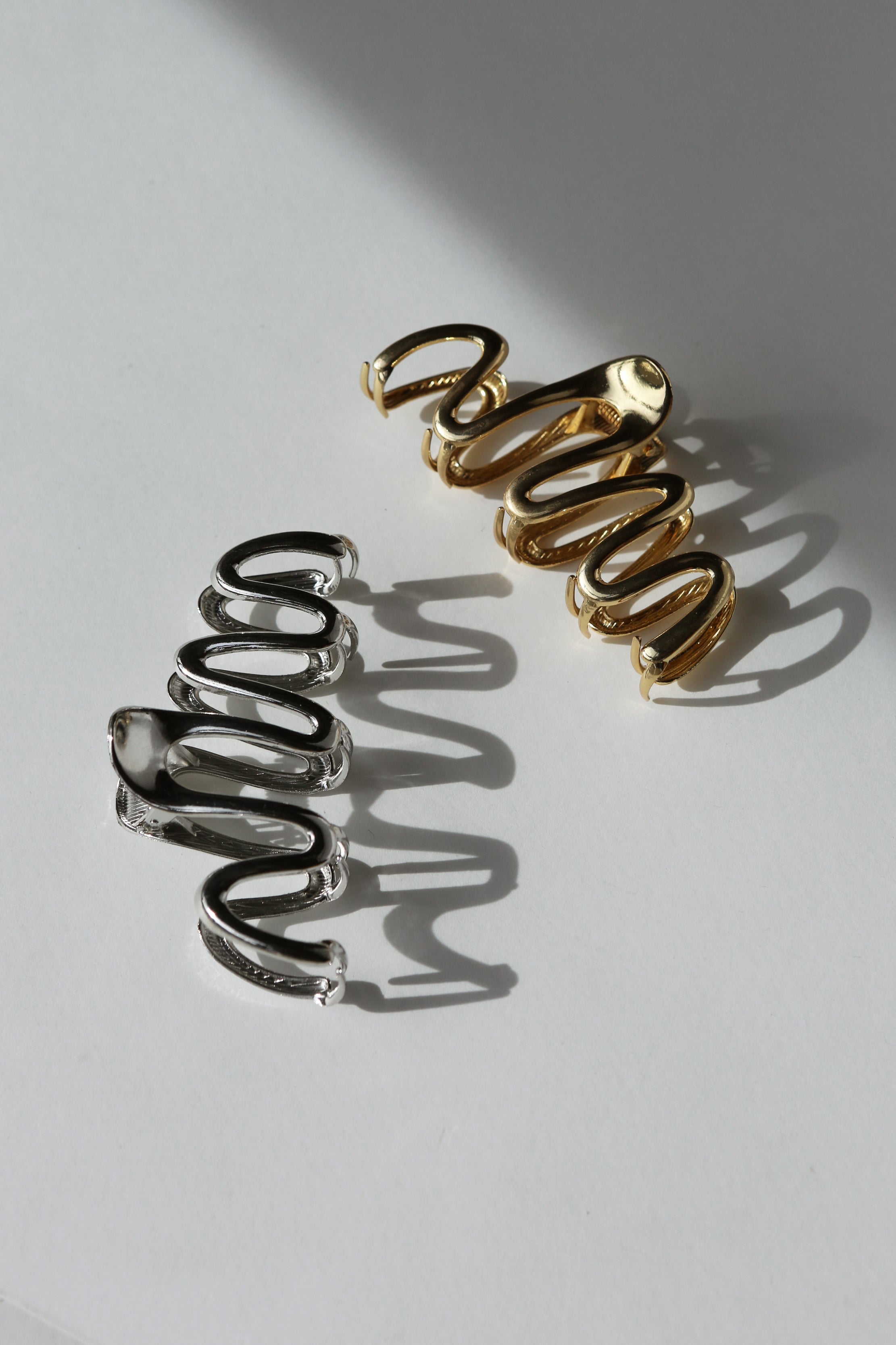 Wavy Hair Claw - Silver
